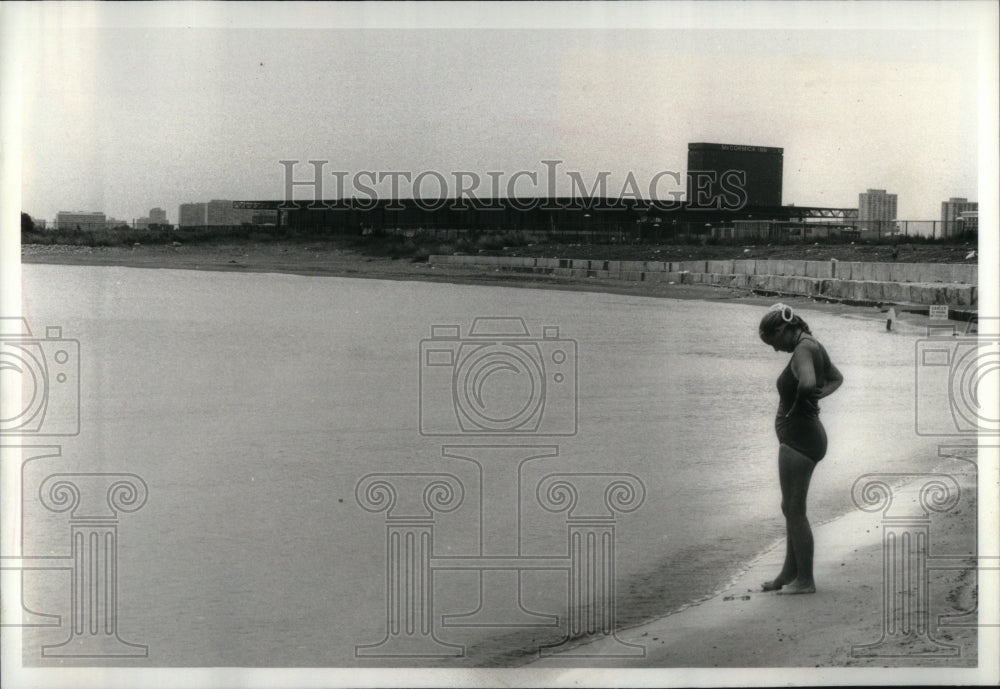 1981 Lifeguard Stand Beach Lake Water High - Historic Images