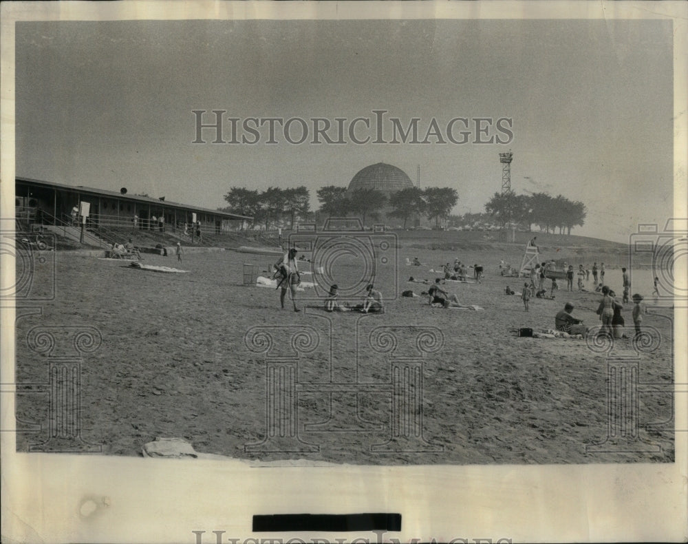 1964 Press Photo Drought Widened Roosevelt Beach Width - RRU94153 - Historic Images