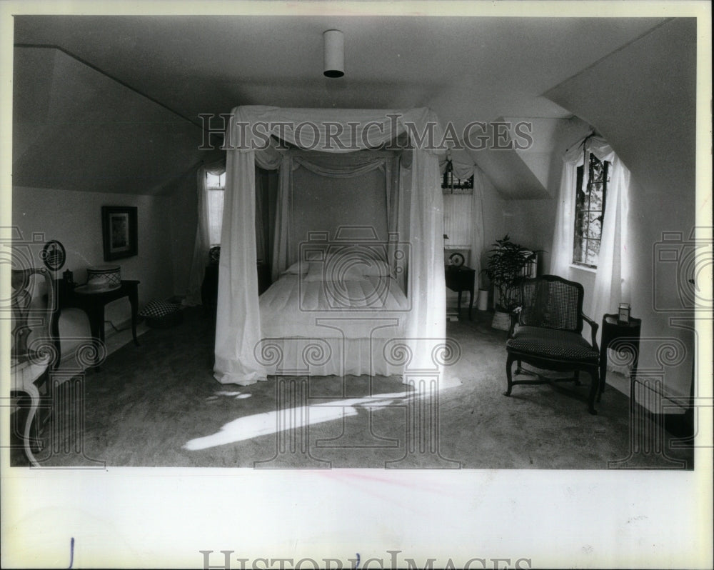 1984 Press Photo Bedroom Room Nine Home Four Poster - RRU94473 - Historic Images