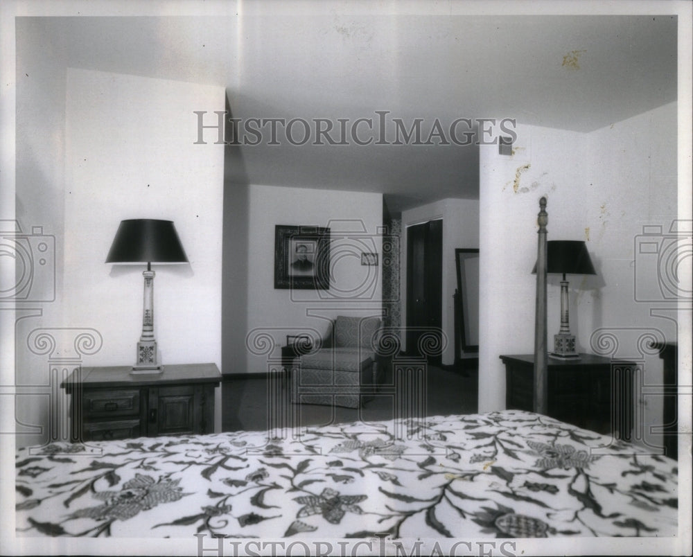 1969 Press Photo Builder North gate bedroom Normandy - RRU94569 - Historic Images