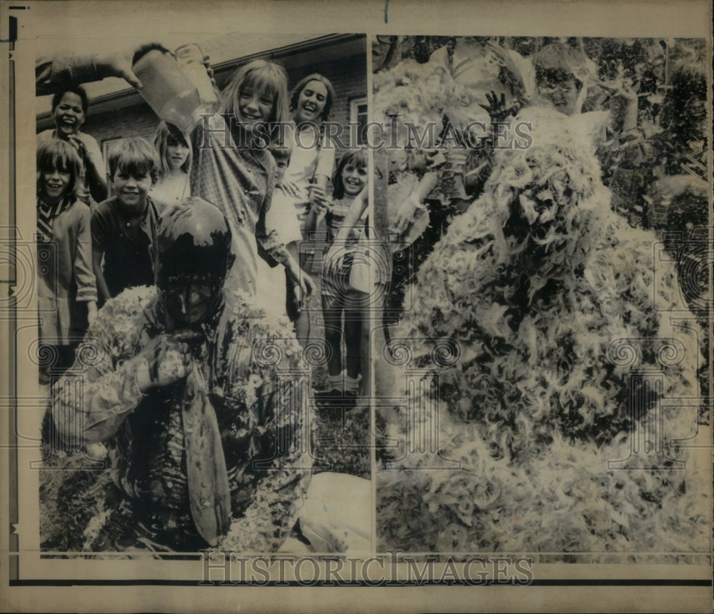 1974 Press Photo Reverend Brent Hiller Tarred Feathered - RRU94751 - Historic Images