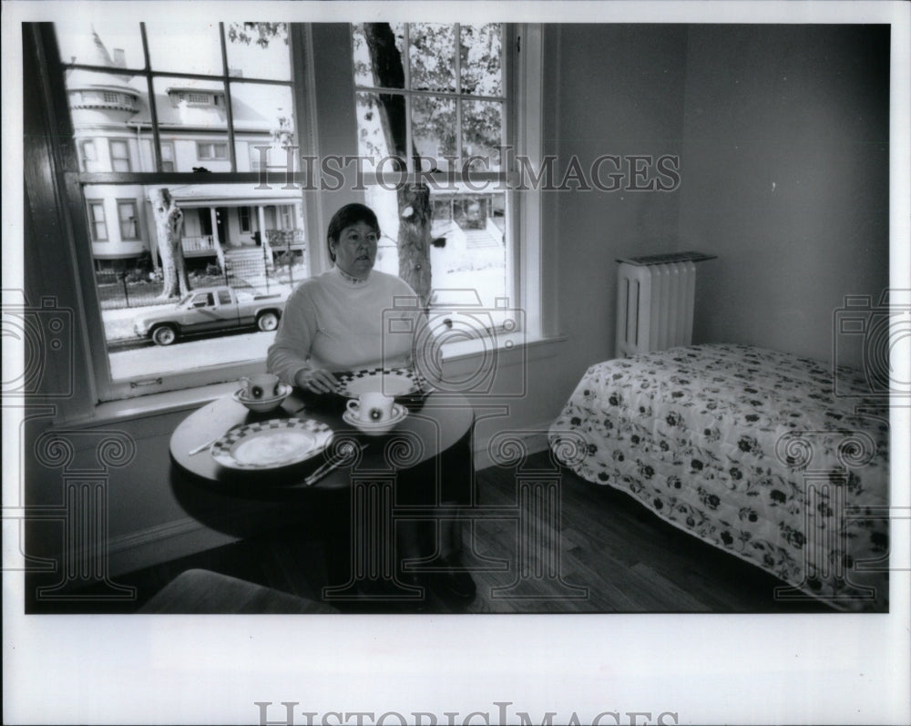 1992 Miriam Apartments SRO homeless Richard-Historic Images