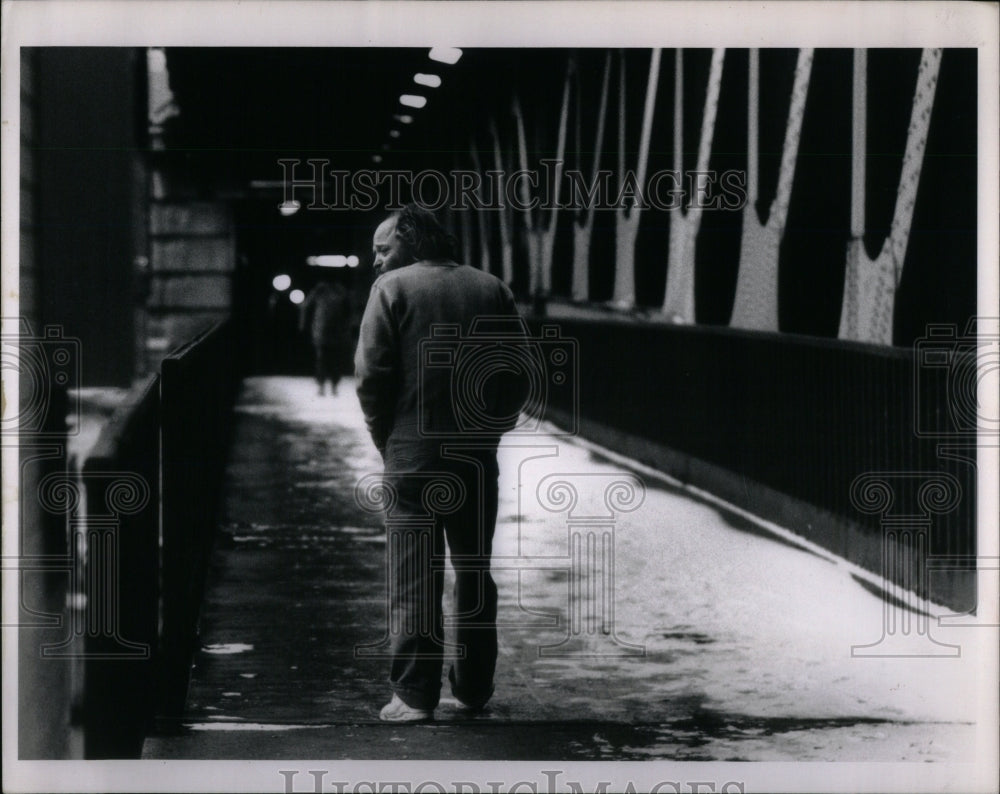 1990 Press Photo Homeless Lower Michigan Avenue - RRU94973 - Historic Images