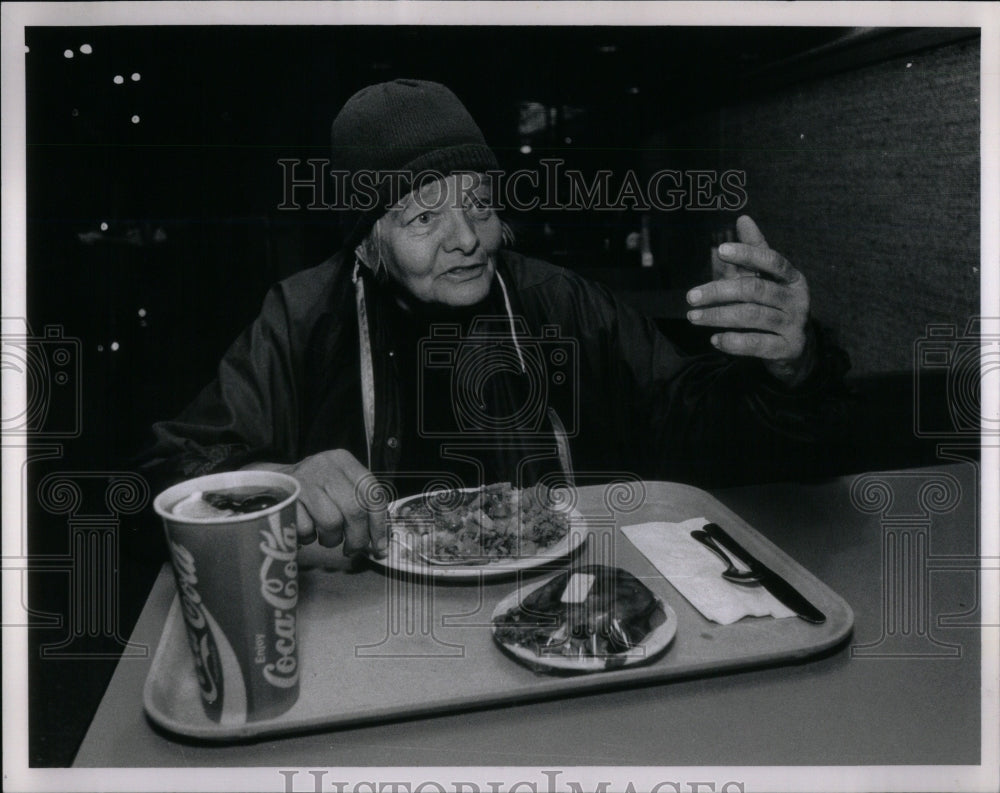 1990 Grace Schaasfsma Homeless O&#39;Hare - Historic Images