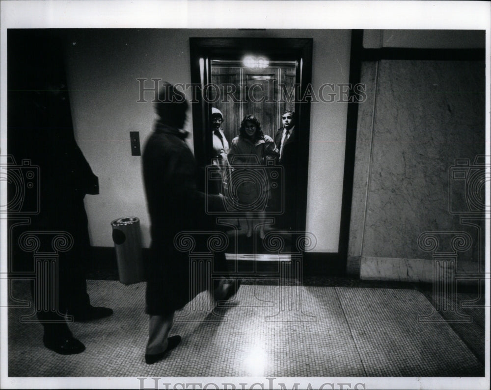 1992 Press Photo Homeless Poor People Chicago City - RRU95009 - Historic Images