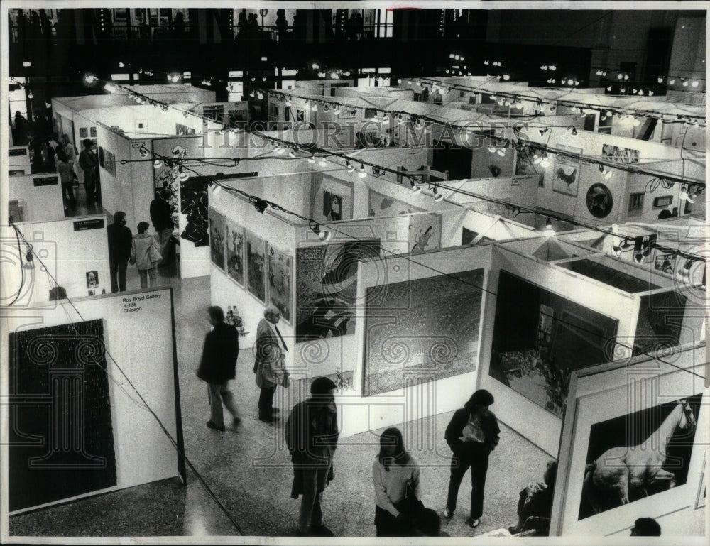 1980 Press Photo Art Show Navy Pier Take Place Picture - RRU95171 - Historic Images