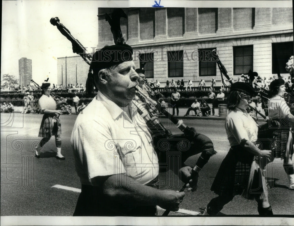 1977 Pipers Illinois American Legion Parade - Historic Images