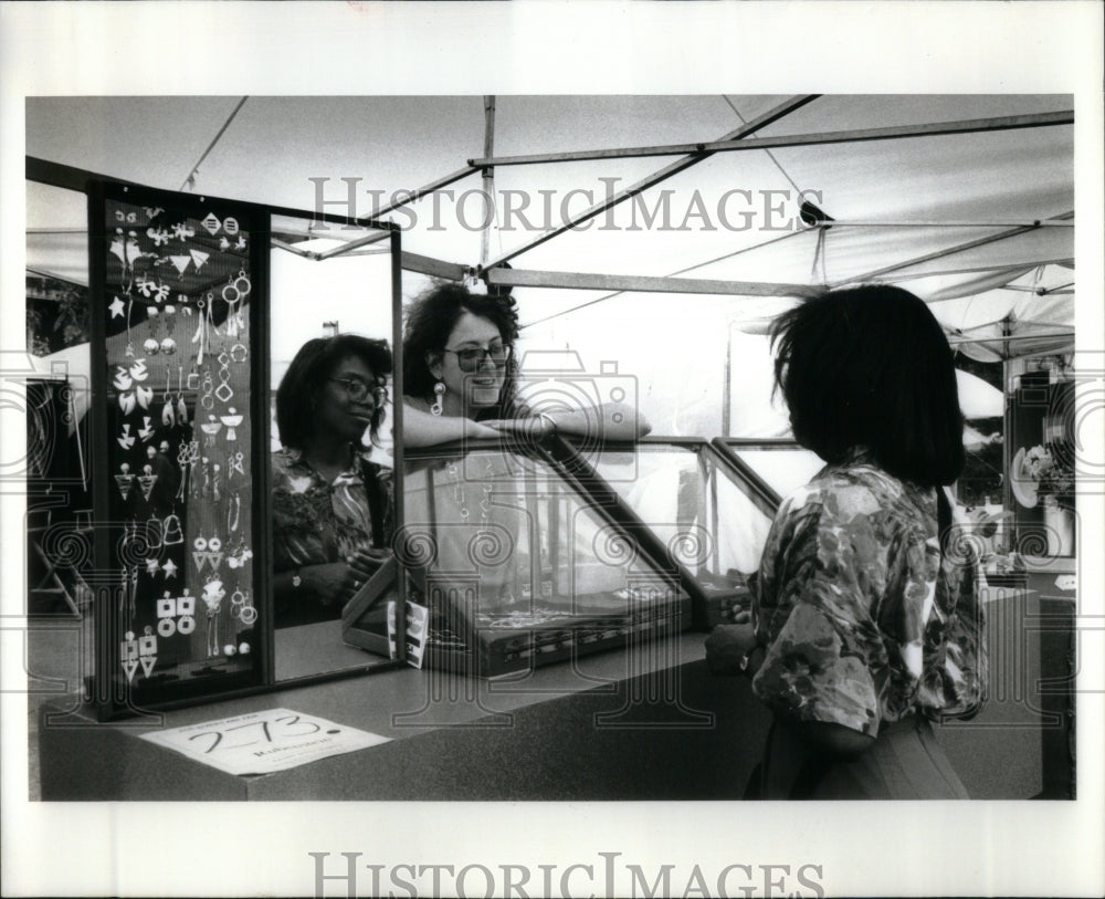 1995 57th Street Art Fair Exhibitor - Historic Images