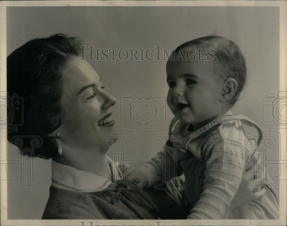 1959 Mother Adoption Babies Picked World - Historic Images