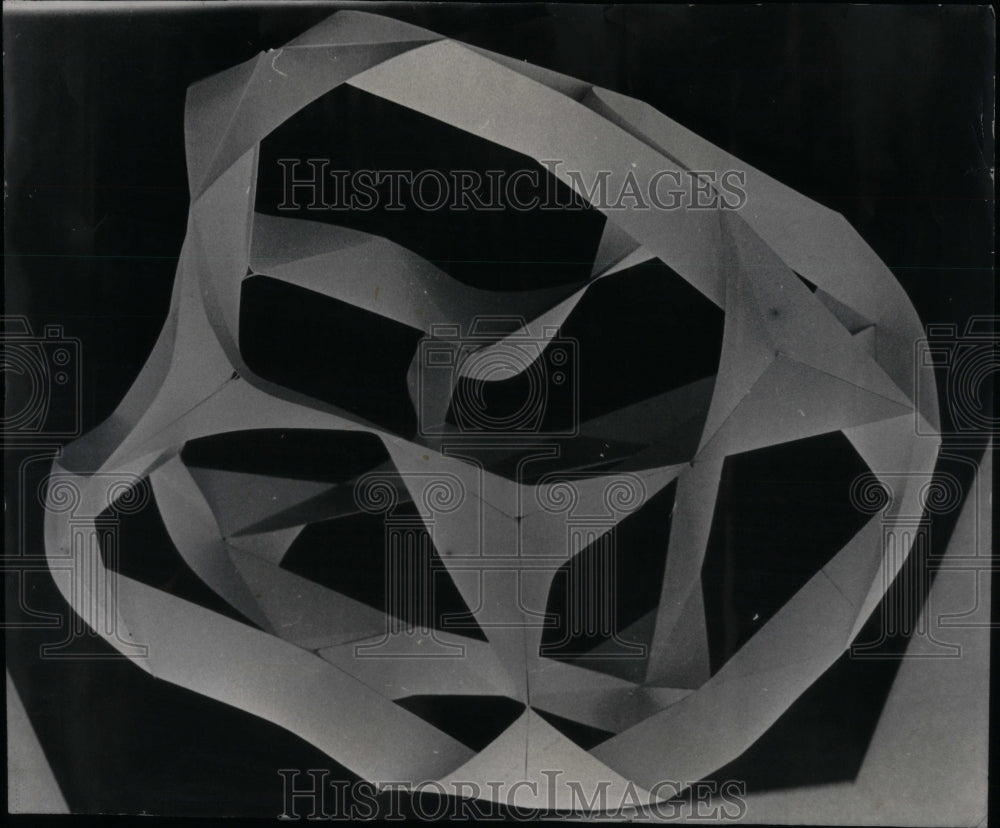 1968 Press Photo Kurt Londenberg Paper Sculpture - RRU95727 - Historic Images