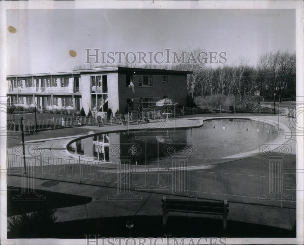 1963 King Arthur Villa Dr Lake Apartments - Historic Images