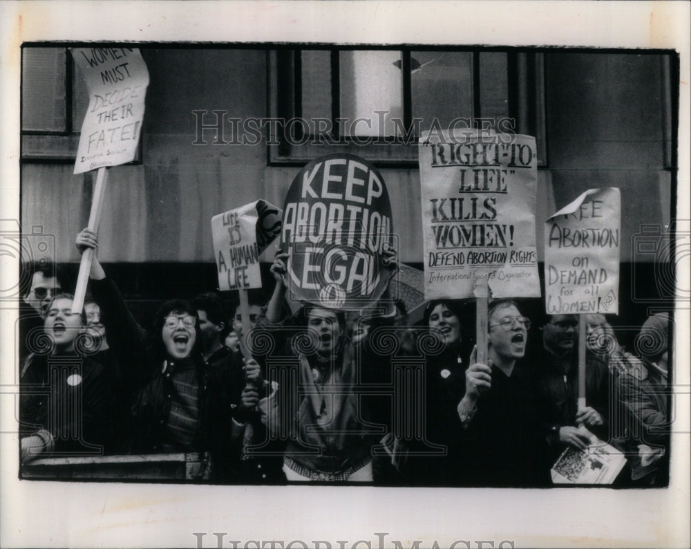 1990 Concord Medical Center Abortion Block - Historic Images