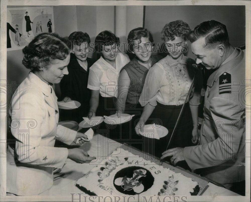 1954 Press Photo Navy WAVES Celebrate 12th Anniversary - RRU96021 - Historic Images