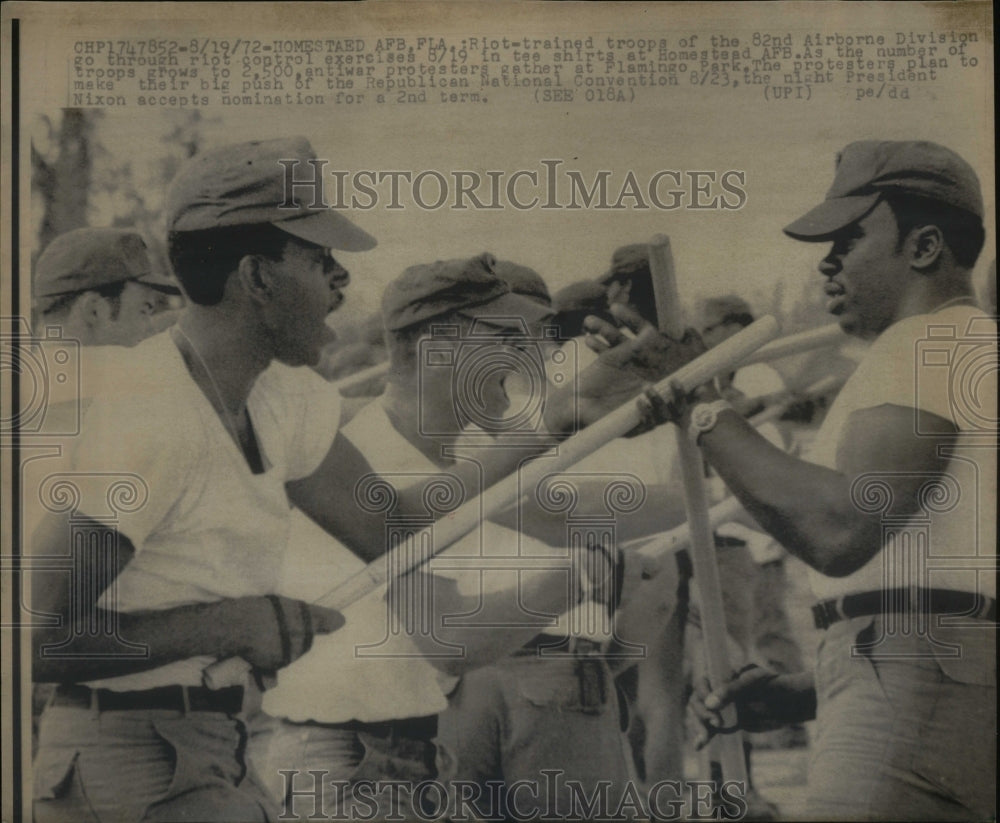 1972 Press Photo Roit Training Troop Control Tee Shirt - Historic Images