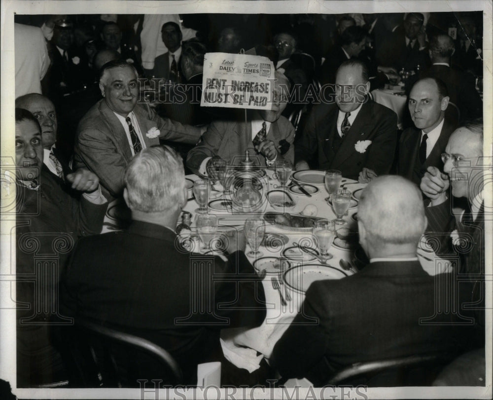 1942 Table Random Realtors Annual Banquet - Historic Images