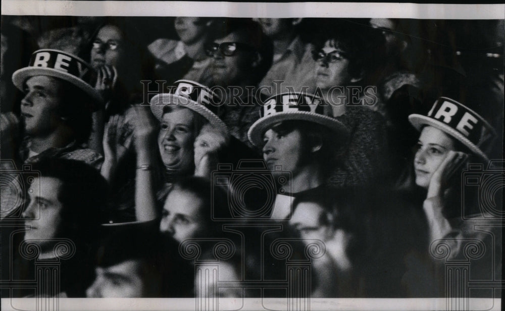 1972 Enthusiastic Young Rally Mill Theater  - Historic Images