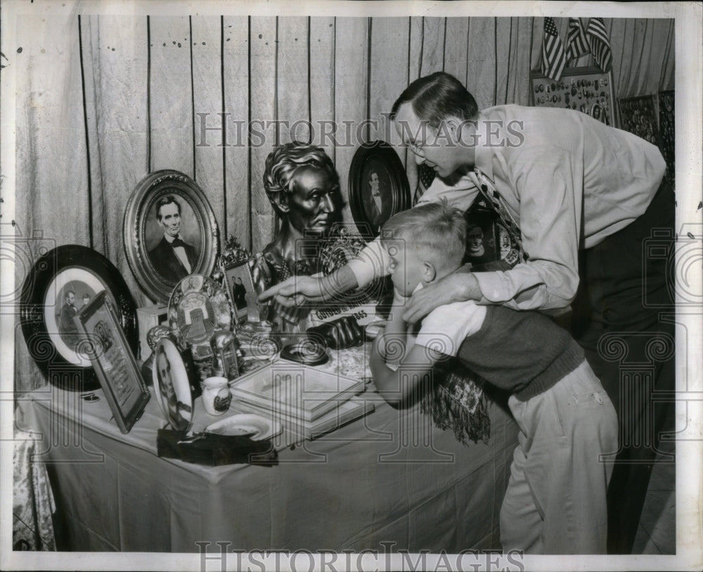 1952 Herbert Anderson David Hobby Show US - Historic Images