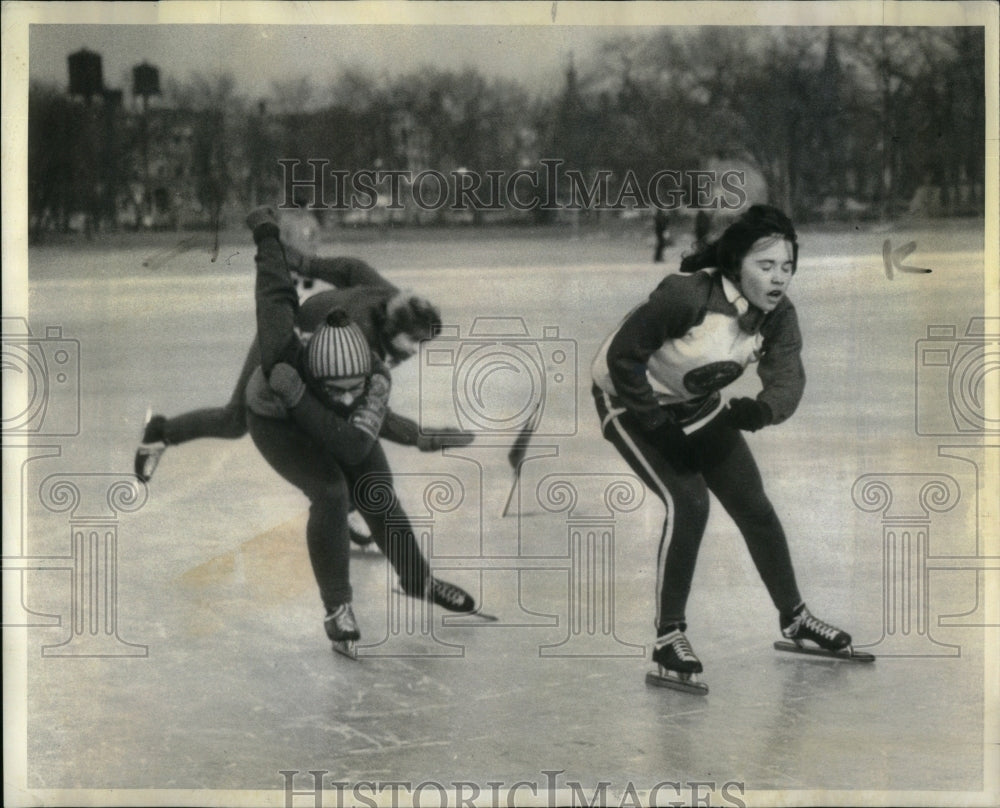 1964 Sally Blatchford coasts home winner - Historic Images