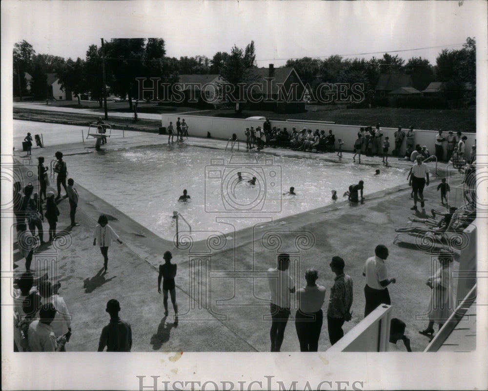 1962 Press Photo Swimming Pool in Saybrook Subdivision RRU97041
