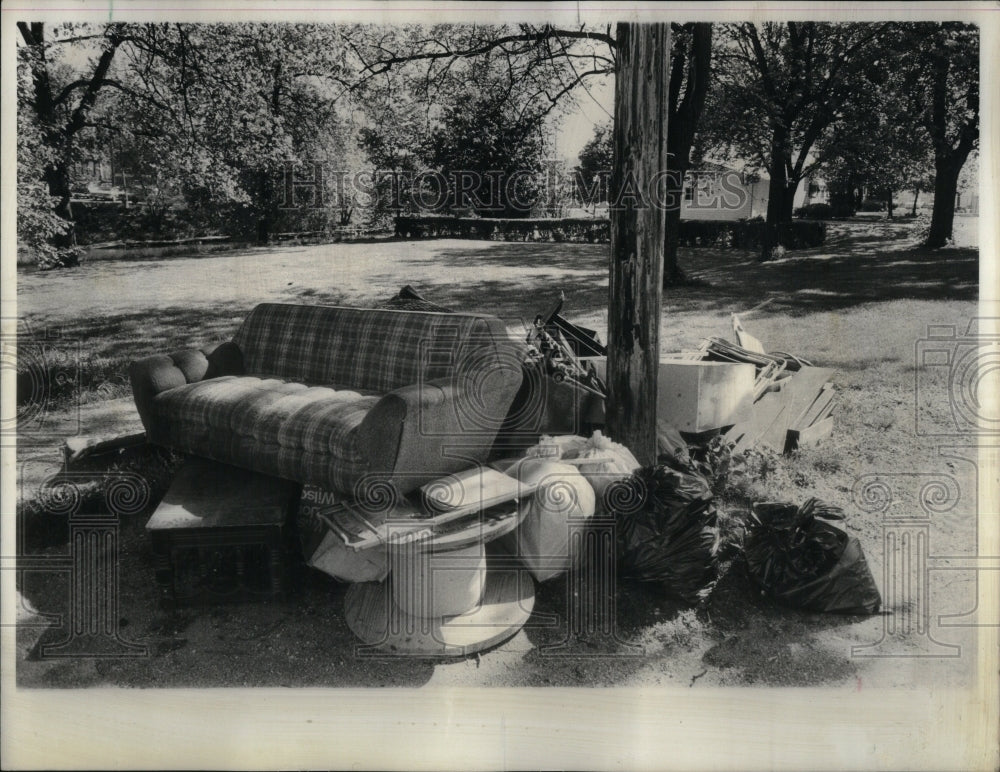 1977 Press Photo Garbage Collectors Srike/Trash/Ill. - RRU97149 - Historic Images