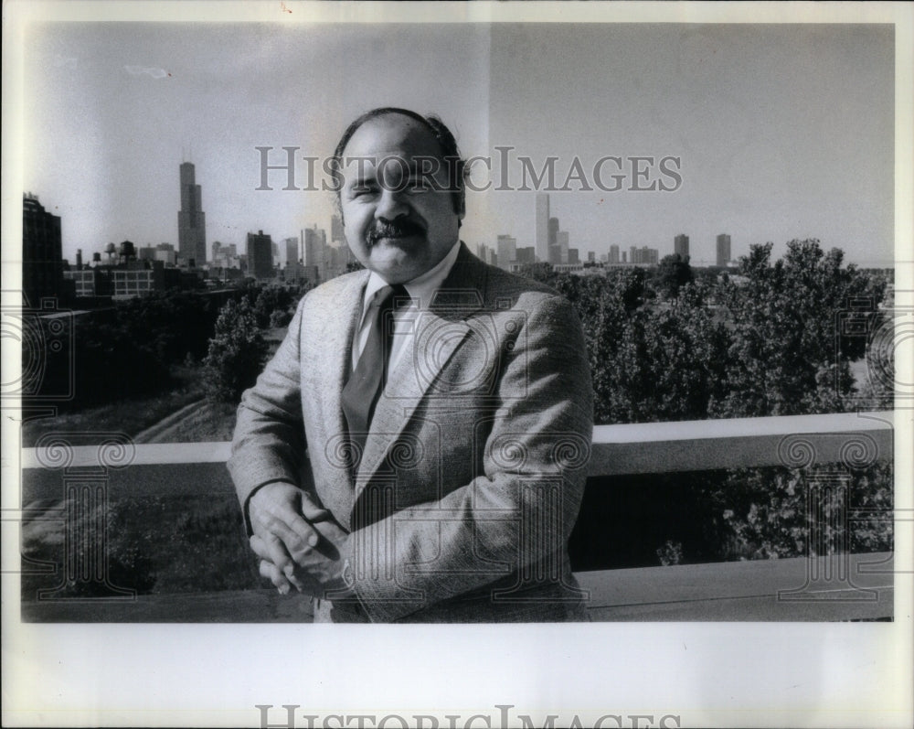 1982, Los Vecinos Alone McCormick Place Ill - RRU97211 - Historic Images
