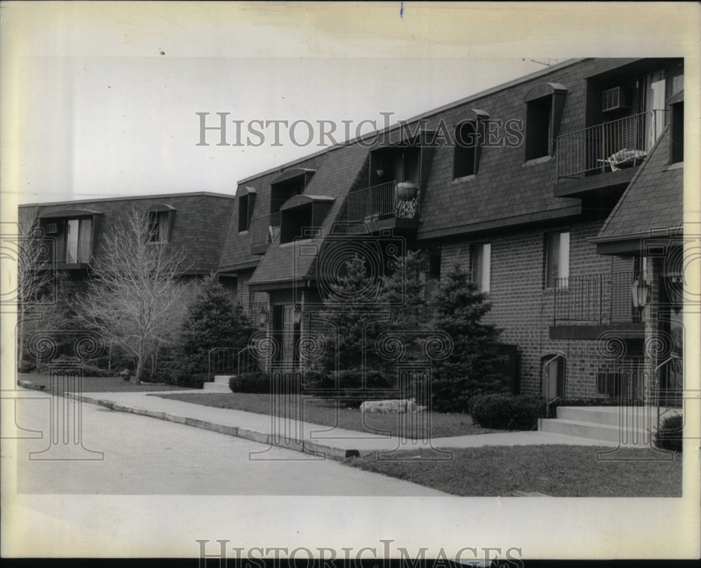 1979 Press Photo Olive Trees complex condominiums pool - Historic Images