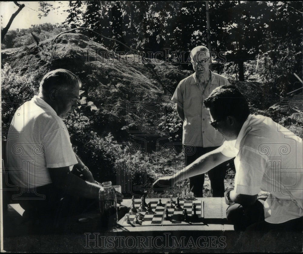 1966 Press Photo chess pavilion heat North Avenue beach - RRU97313 - Historic Images