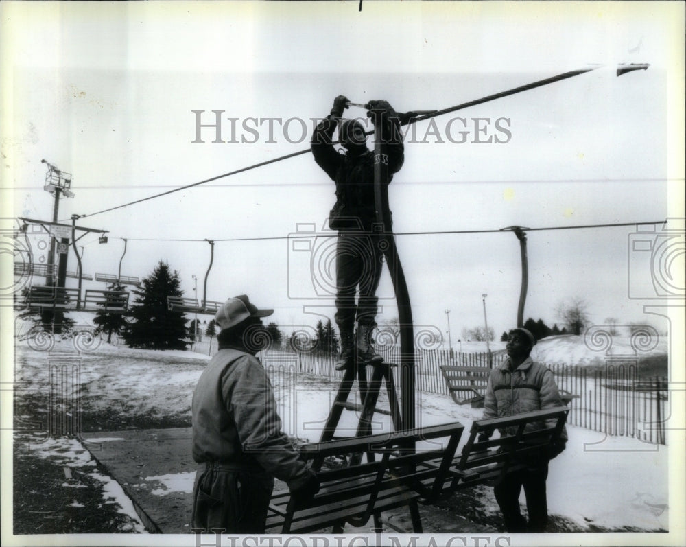 1988 Press Photo E. Acevedo, L. Weaver, E. Perez - RRU97335 - Historic Images