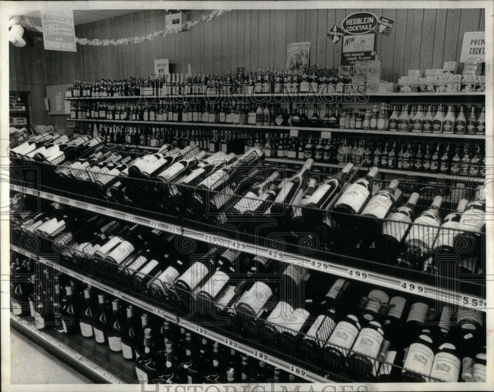 1978 Shelves Liquor Above-Historic Images