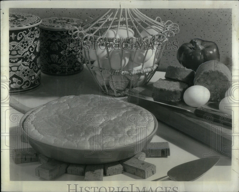 Press Photo Omelet Recipe. - RRU97589 - Historic Images