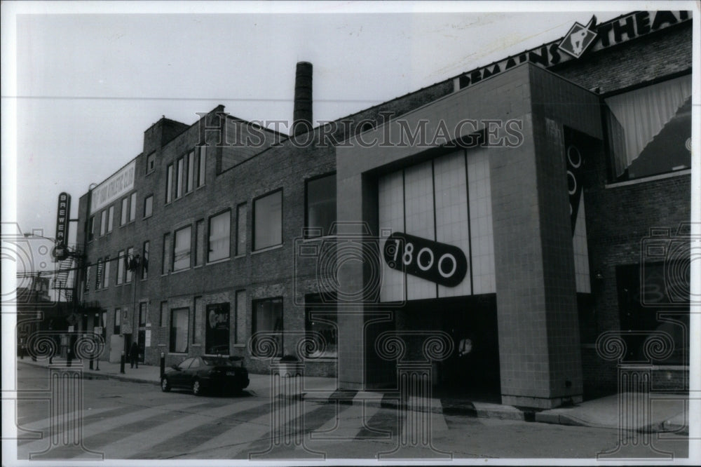 1993 1800 N. Clybourn complex tenants bank - Historic Images