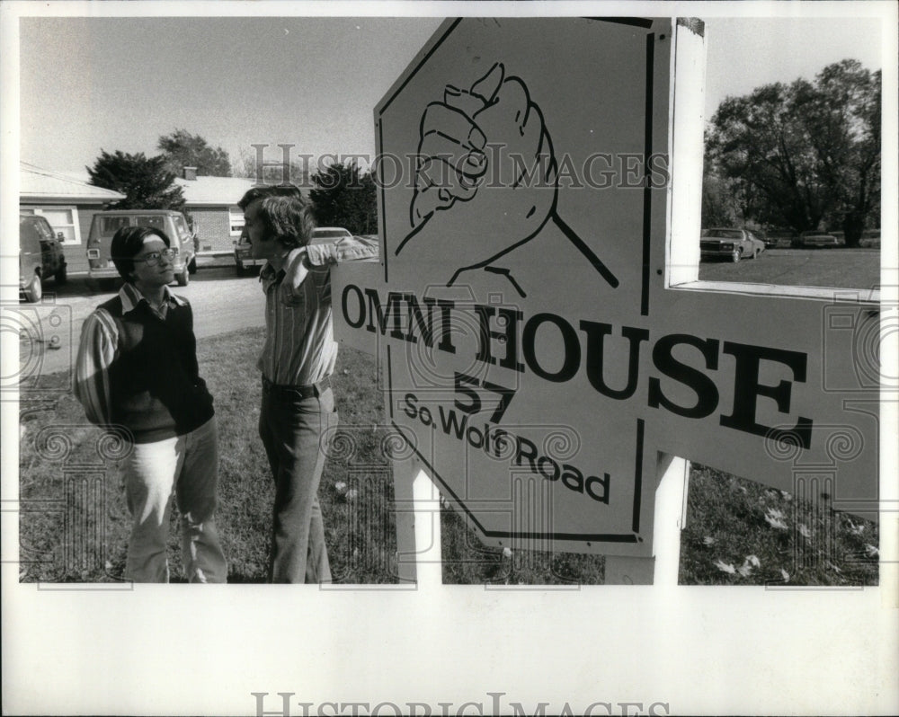 1977 Staff Member Htey Omni Walk House  - Historic Images