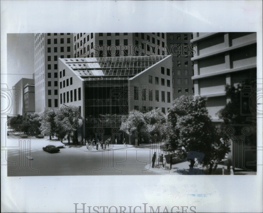 1982 Grand Entrance One Magnificent Mile - Historic Images