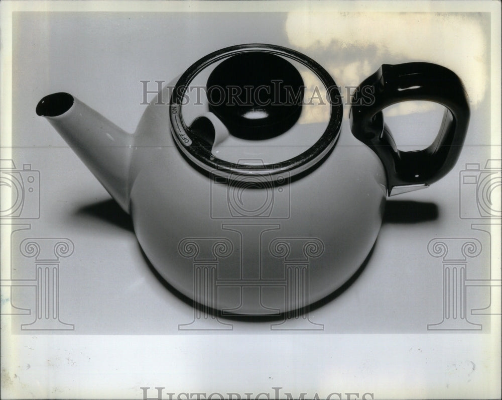 1983 Press Photo Enamel Teapot - Historic Images