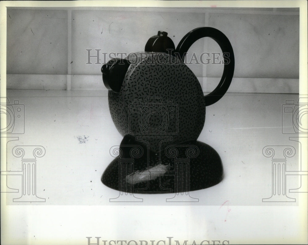 1983 Press Photo Pudgy Teapot Memphis Collection - RRU97725 - Historic Images