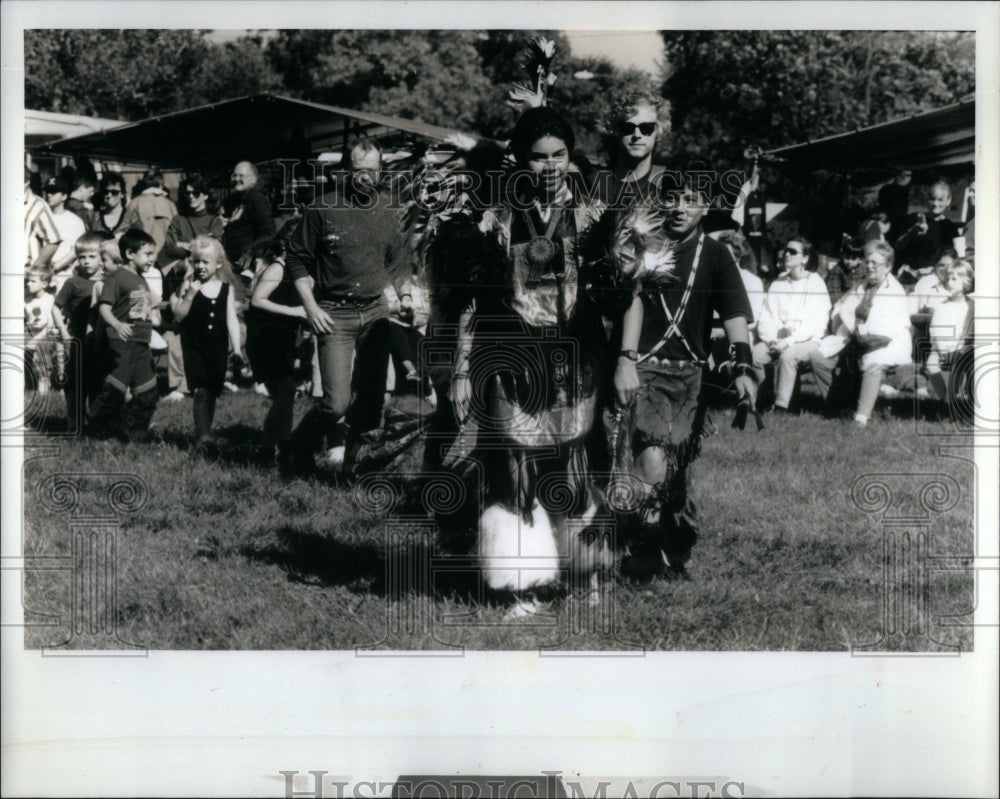 1992, North American Indians Dance - RRU97951 - Historic Images