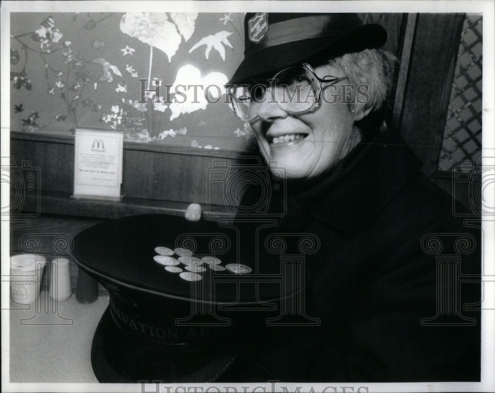 1991 Photo Ruth Dahiberg Of The Salvation Army - Historic Images