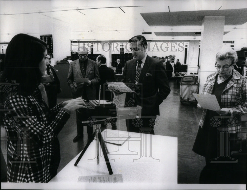 1972 Press Photo Chicago Board of Election Commission - Historic Images