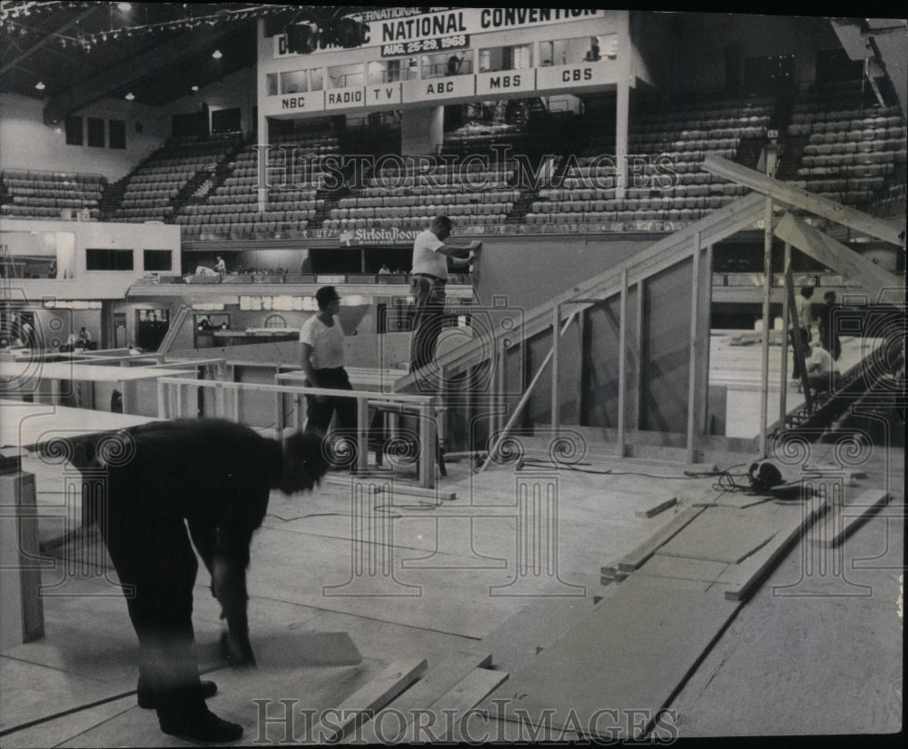 1968 Building Prep Democratic Convention - Historic Images