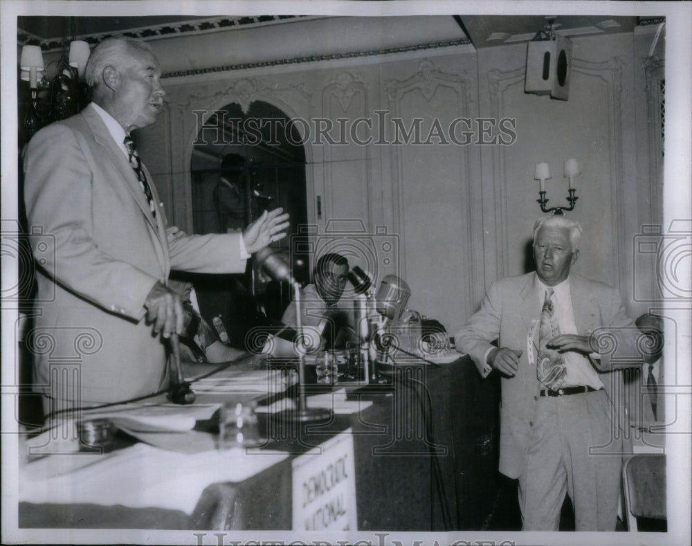 1955 Press Photo Texan Regular Has Word Wright Morrow - RRU99215 - Historic Images