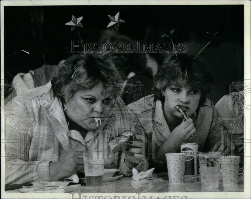 1982 Chicago food fest Grant park Deely dig - Historic Images