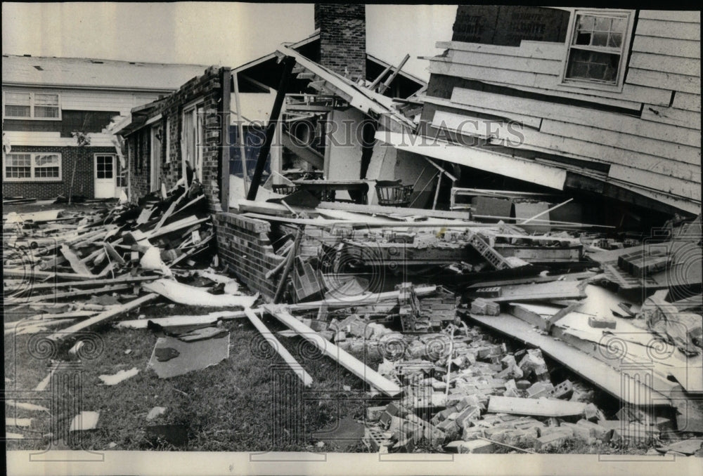 1965 Press Photo Tornado Hits Olympia Fields, Illinois - RRU99481 - Historic Images