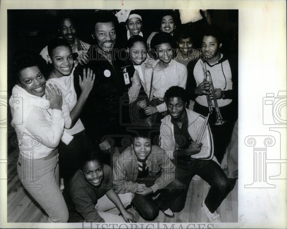 1984 Press Photo Earl Benjamin Thomas Carver Area High - Historic Images