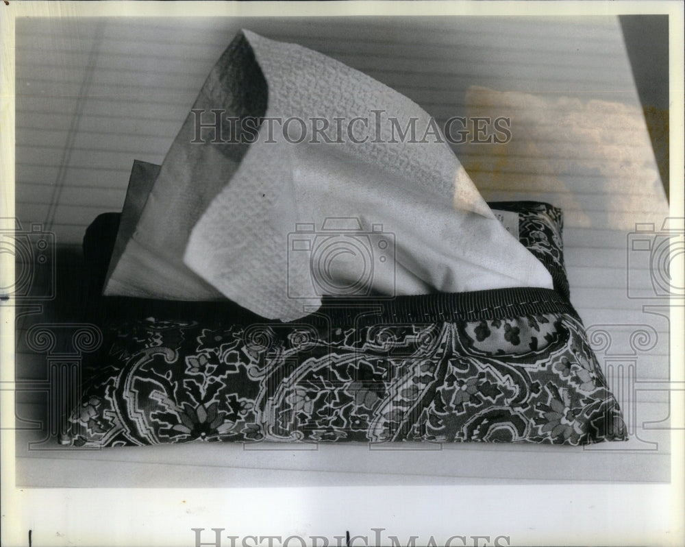 1983 Press Photo Tissue Style Sachet Cover Packet - RRU99987 - Historic Images