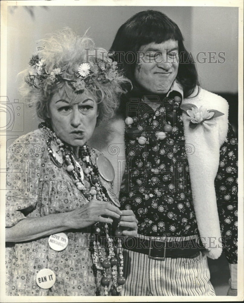 1967 Press Photo Comedienne Phyllis Diller Hippie - RRV00115 - Historic Images