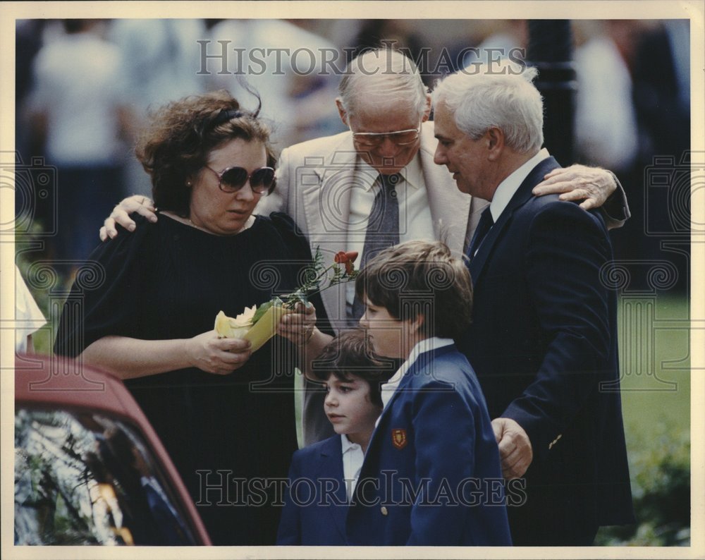 1990 Car Crash Accident Funeral Chicago - Historic Images