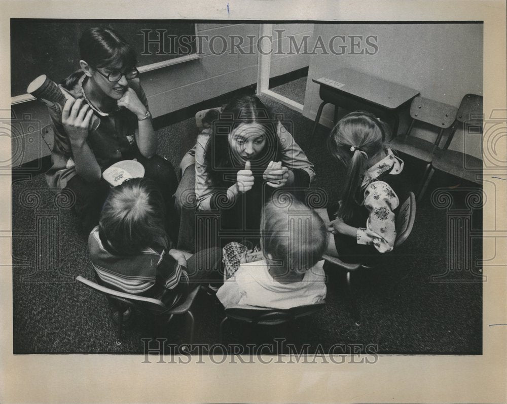 1975 Autistic children Valley View School - Historic Images