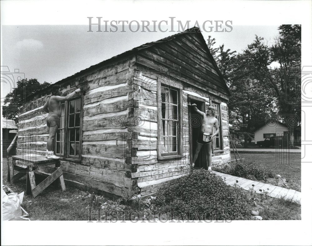 1989 Press Photo Old Log Cabin - RRV01307 - Historic Images