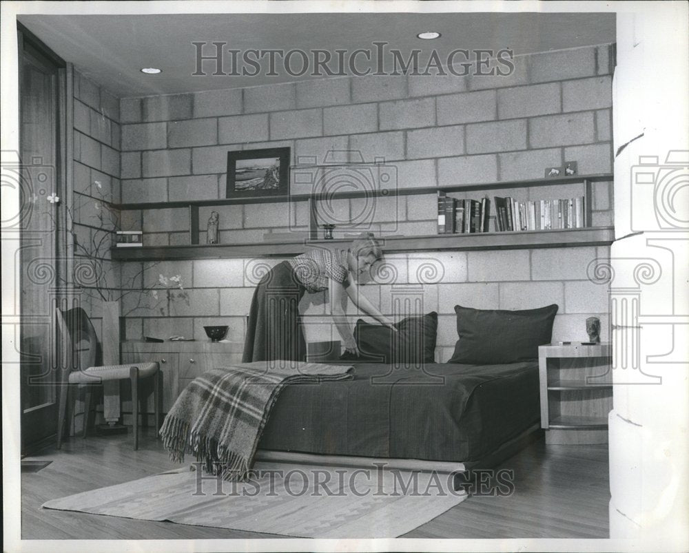 1958 Upper Floor Mrs Robert Wright Bedroom - Historic Images