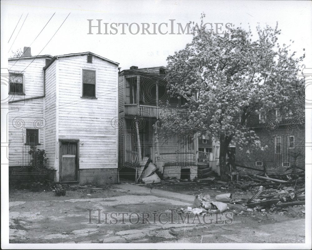 1970 Press Photo Housing Blighted Areas Detroit Cleanup - Historic Images